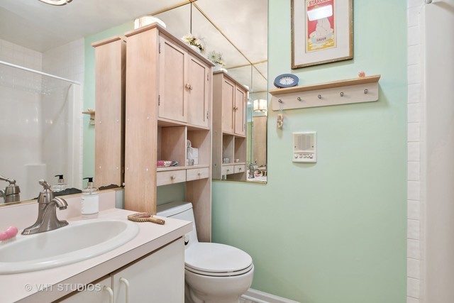 449 Roslyn Road East Dundee, IL 60118 - Photo 18 of 48