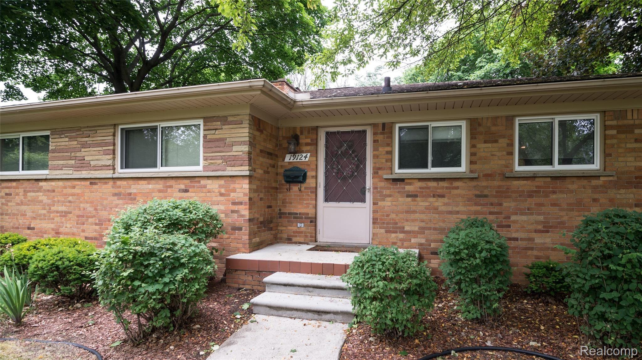 19124 Beverly Road Franklin, MI 48025 - Photo 39 of 49 003_3.jpg