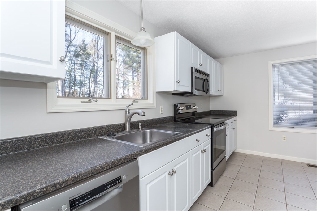 31 Stone Ridge Road, Unit 31 Franklin, MA 02038 - Photo 5 of 41 Gallery Image 5
