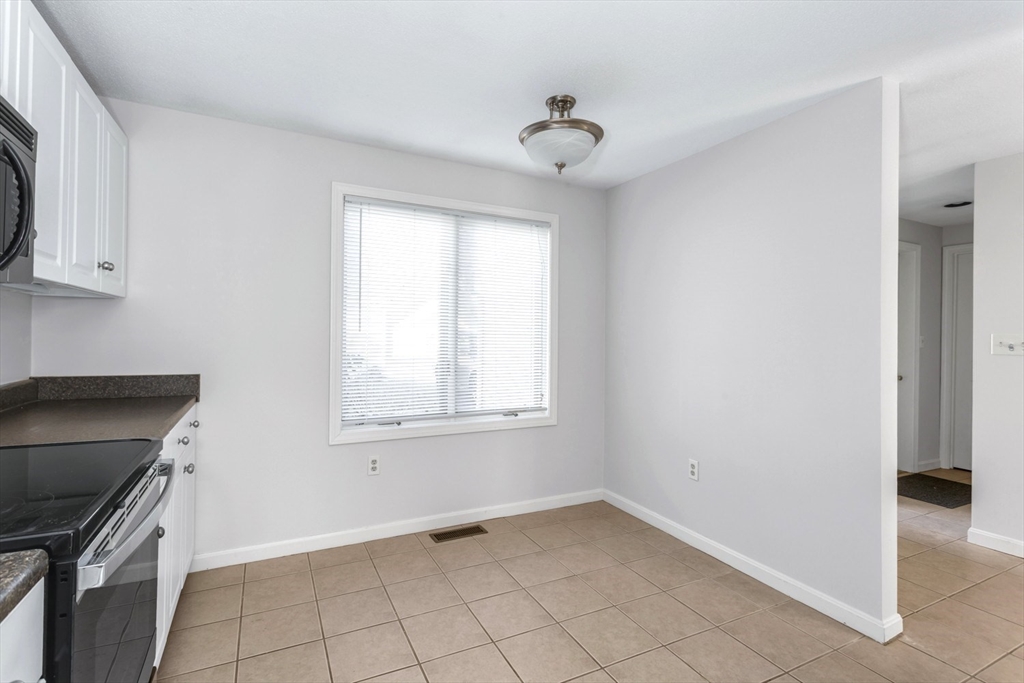 31 Stone Ridge Road, Unit 31 Franklin, MA 02038 - Photo 8 of 41 Gallery Image 8