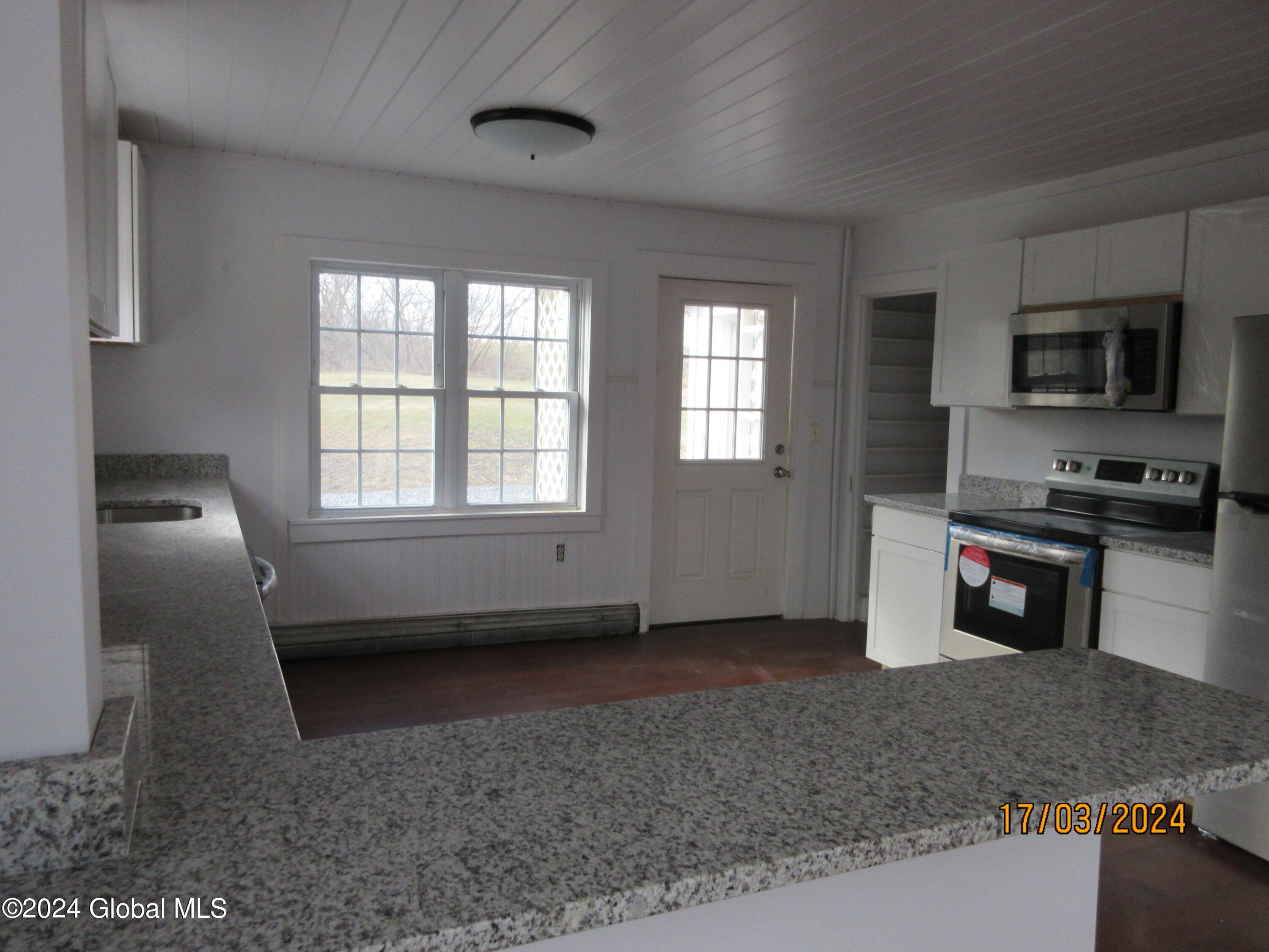 2304 County Rte 30 Poultney, VT 05764 - Photo 6 of 27 IMG_0192