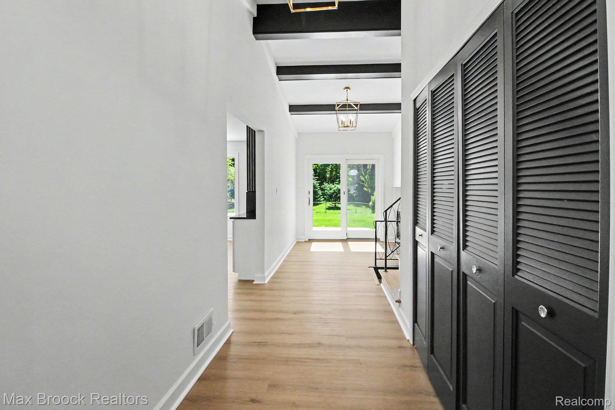 3781 Quarton Road Bloomfield Hills, MI 48302 - Photo 2 of 33 Cathedral Ceiling Foyer