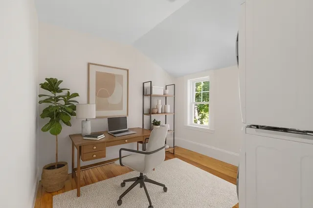 $5,950 | 105 Fayerweather Street, Unit 2, Cambridge, MA 02138