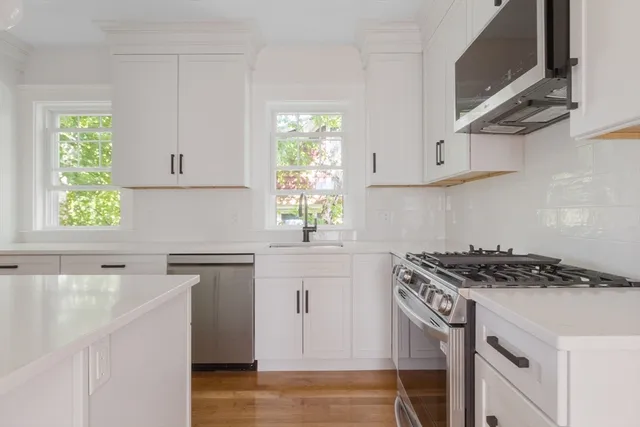 $5,950 | 105 Fayerweather Street, Unit 2, Cambridge, MA 02138