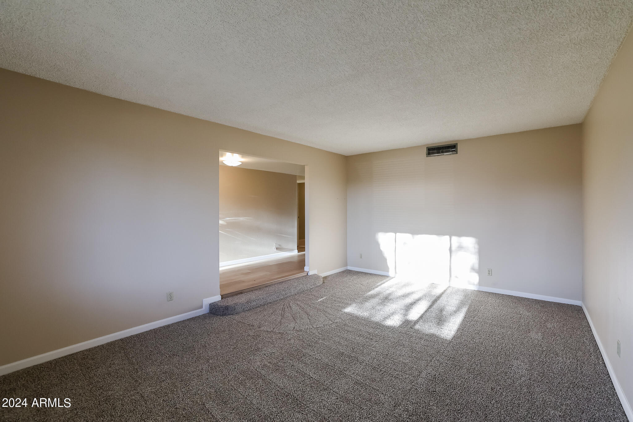 3322 West Shangri-la Road Phoenix, AZ 85029 - Photo 12 of 28 B (10)