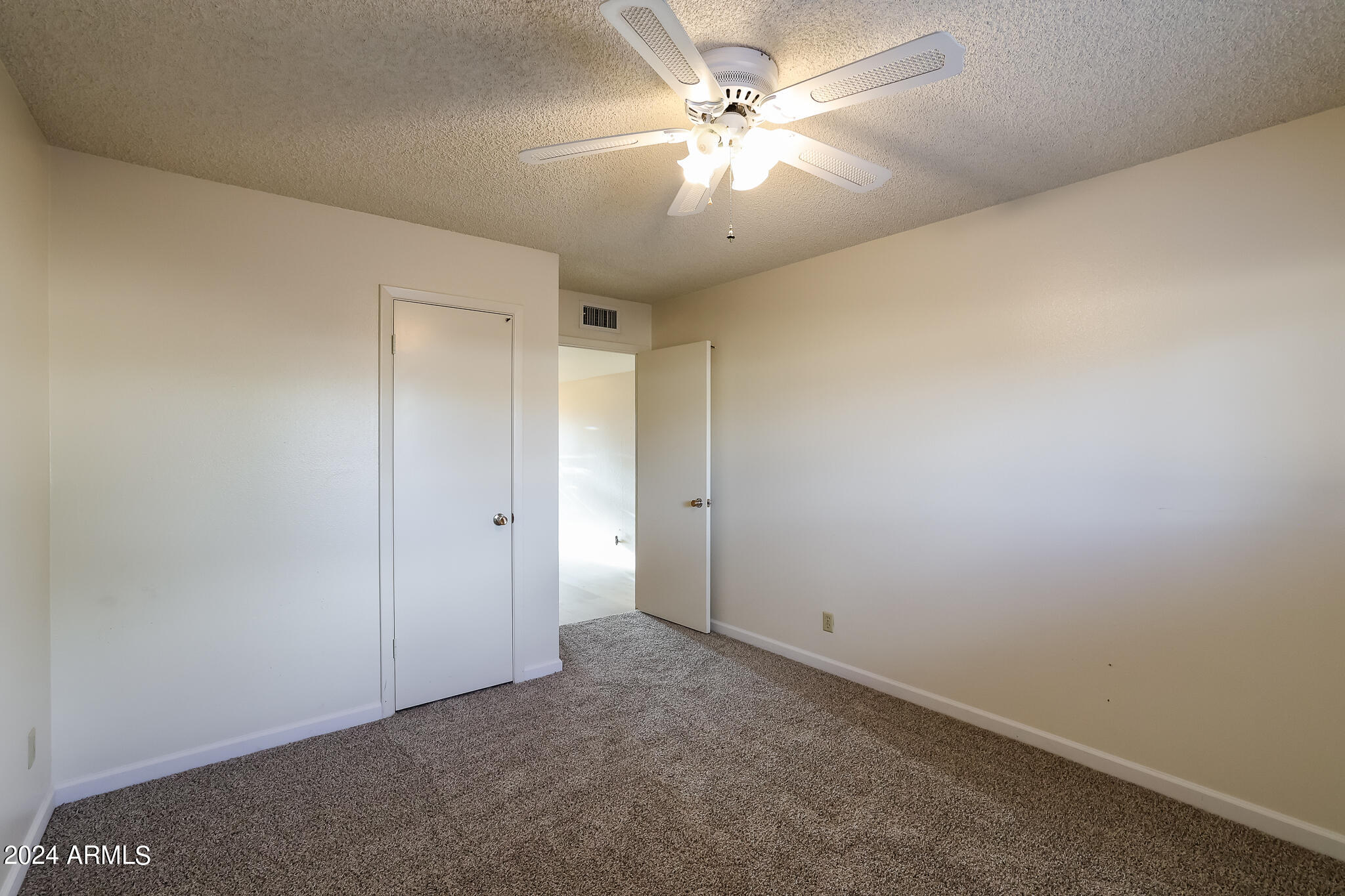 3322 West Shangri-la Road Phoenix, AZ 85029 - Photo 14 of 28 B (12)