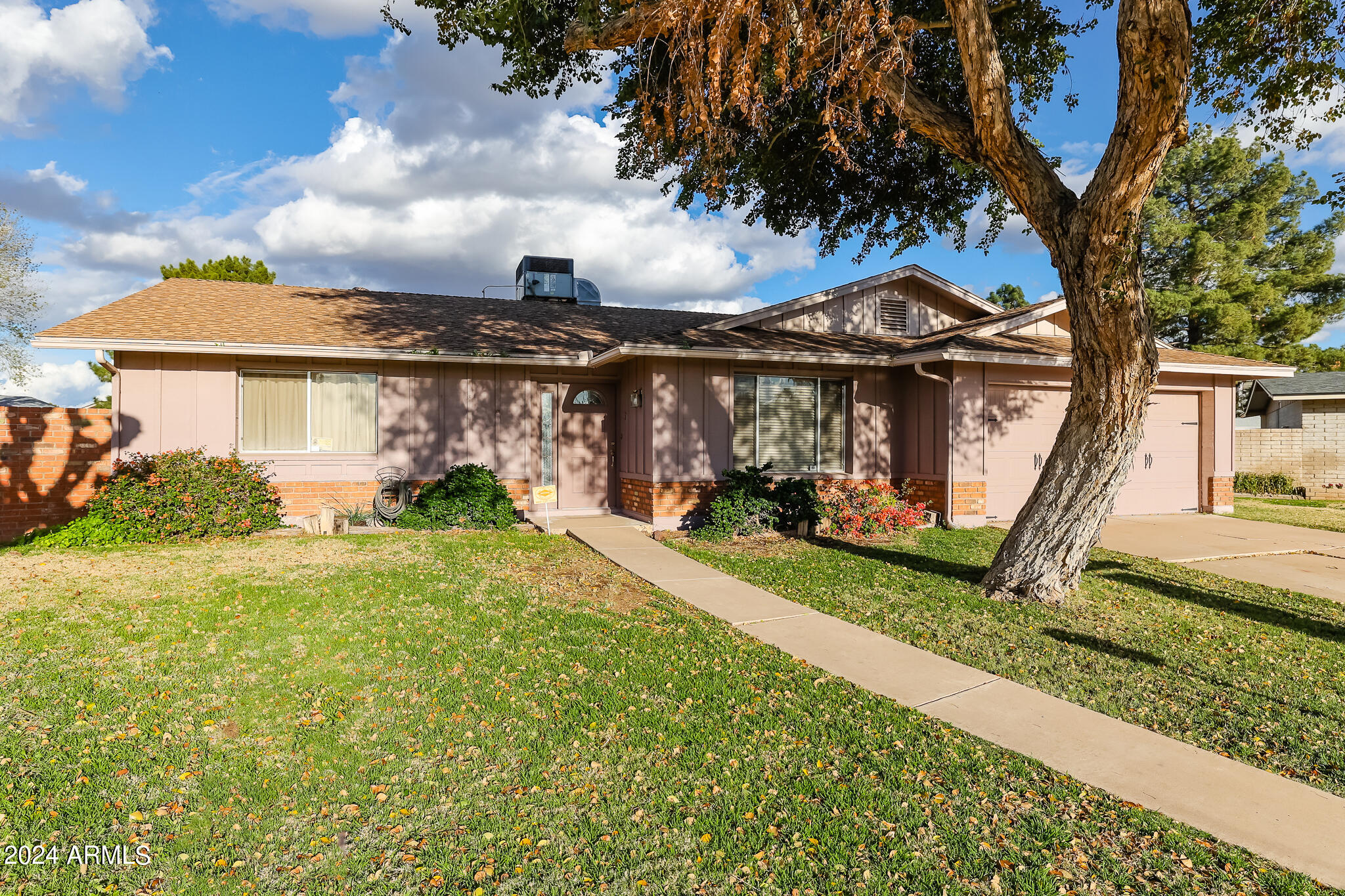 3322 West Shangri-la Road Phoenix, AZ 85029 - Photo 2 of 28 A (2)