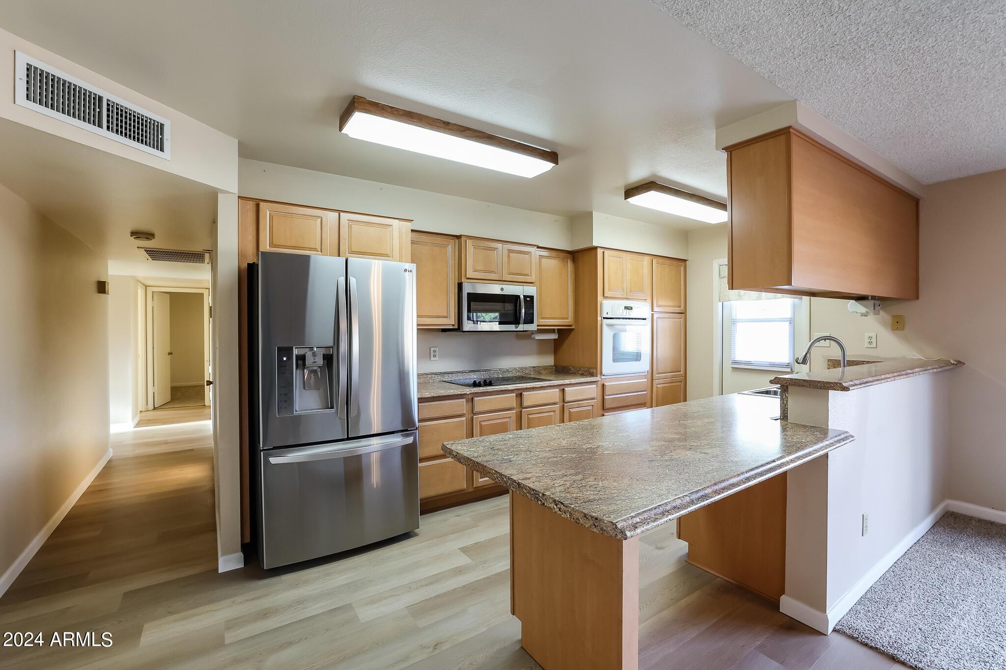 3322 West Shangri-la Road Phoenix, AZ 85029 - Photo 3 of 28 B (1)