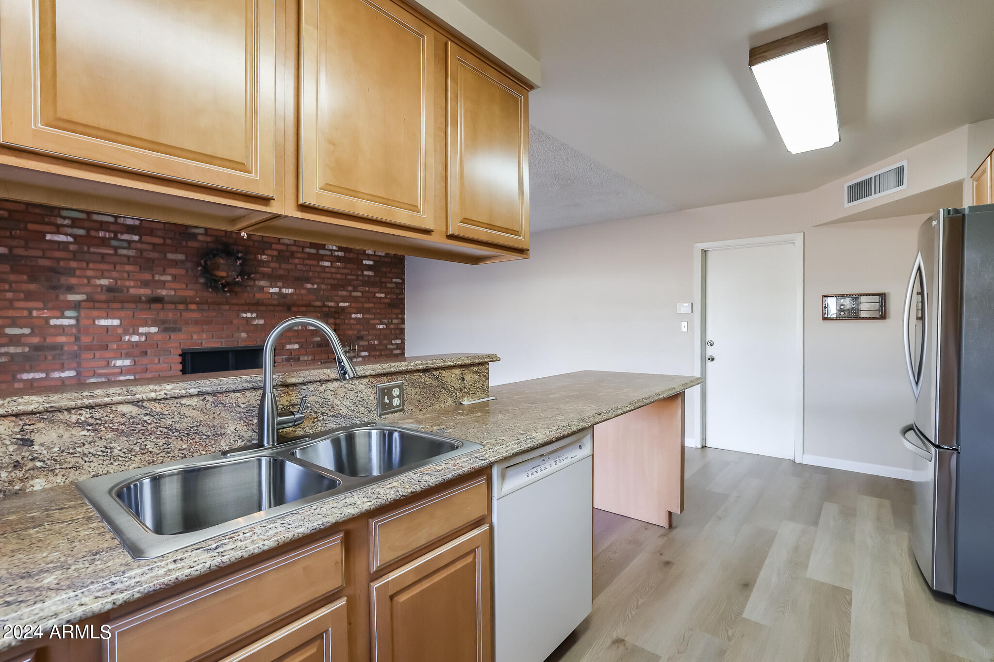 3322 West Shangri-la Road Phoenix, AZ 85029 - Photo 5 of 28 B (3)