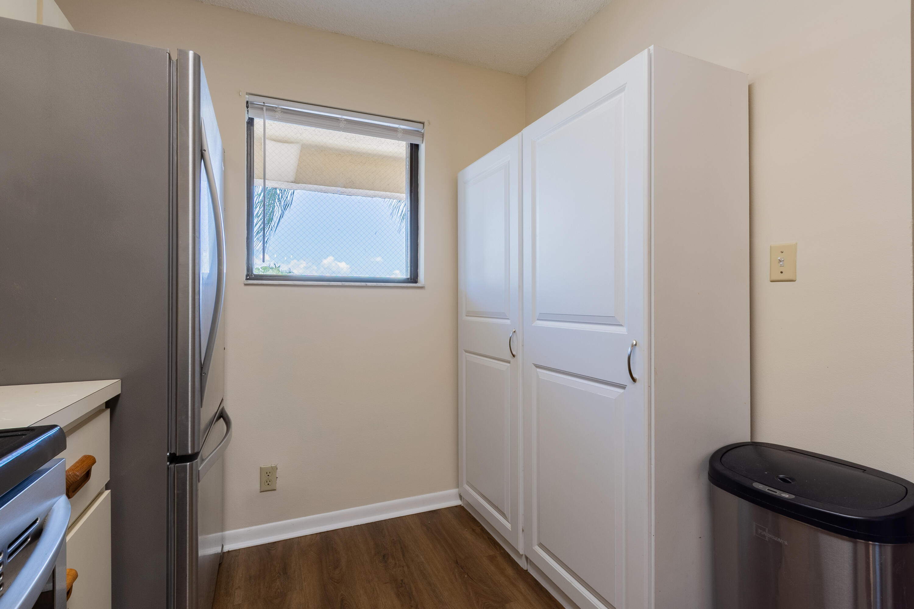 9449 Boca Cove Circle, Unit 911 Boca Raton, FL 33428 - Photo 3 of 22 0E7A9897-HDR