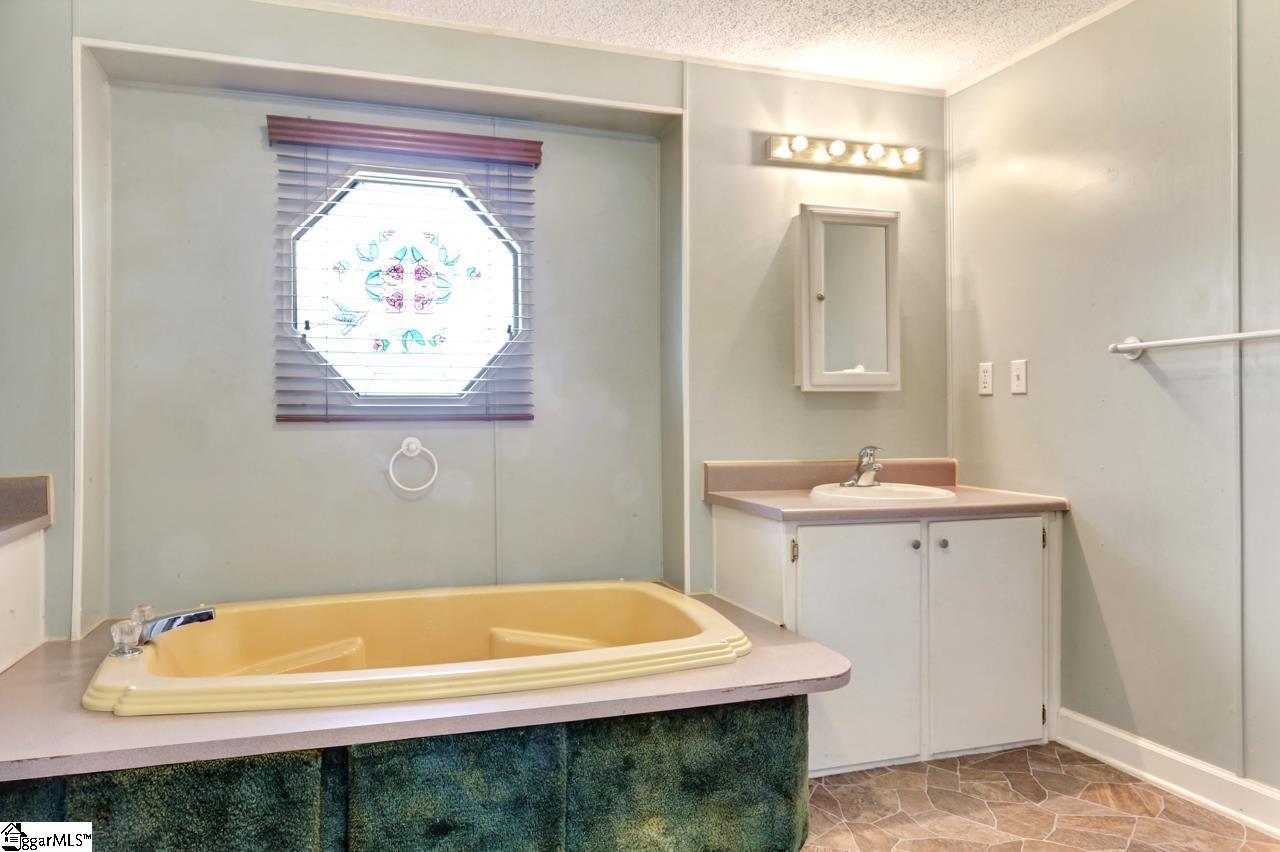 2413 Country Club Road Greer, SC 29651 - Photo 17 of 28 Gallery Image 17