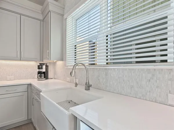 $5,250 | 508 Laurel Park Drive, Sarasota, FL 34236