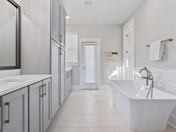 $5,250 | 508 Laurel Park Drive, Sarasota, FL 34236