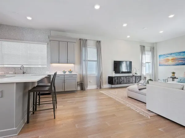 $5,250 | 508 Laurel Park Drive, Sarasota, FL 34236