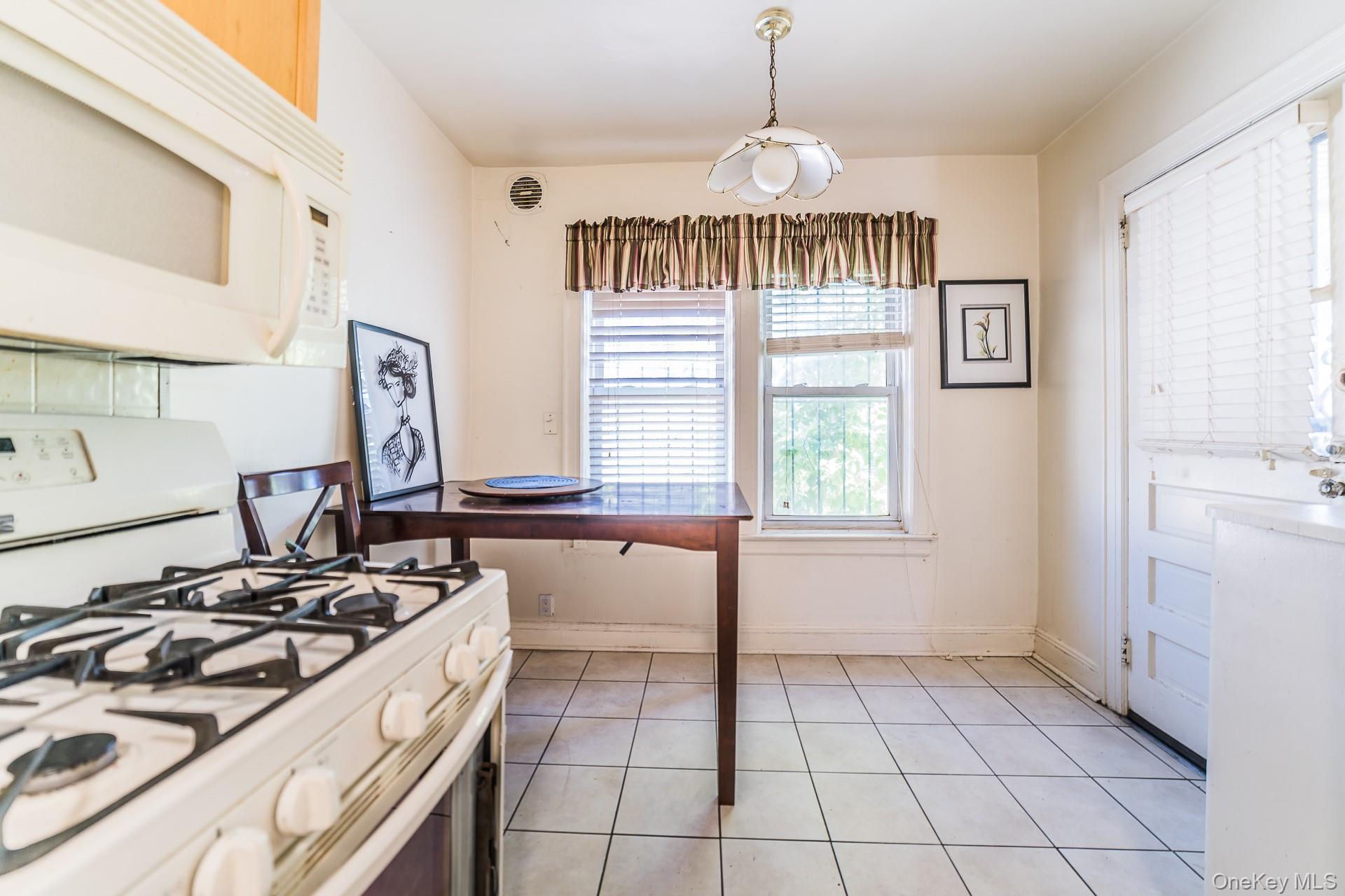 178-38 Leslie Road Queens, NY 11434 - Photo 12 of 36