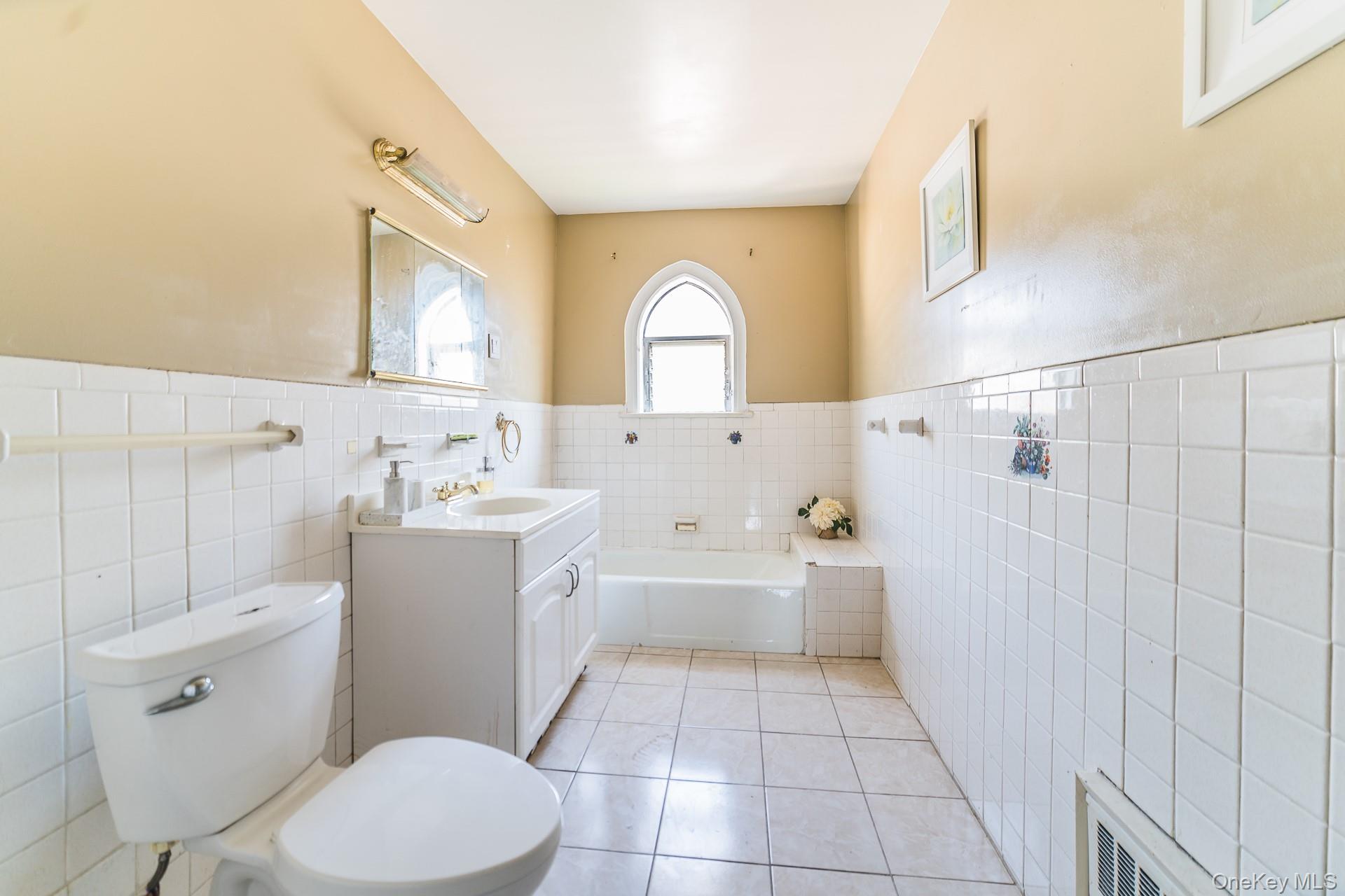 178-38 Leslie Road Queens, NY 11434 - Photo 18 of 36