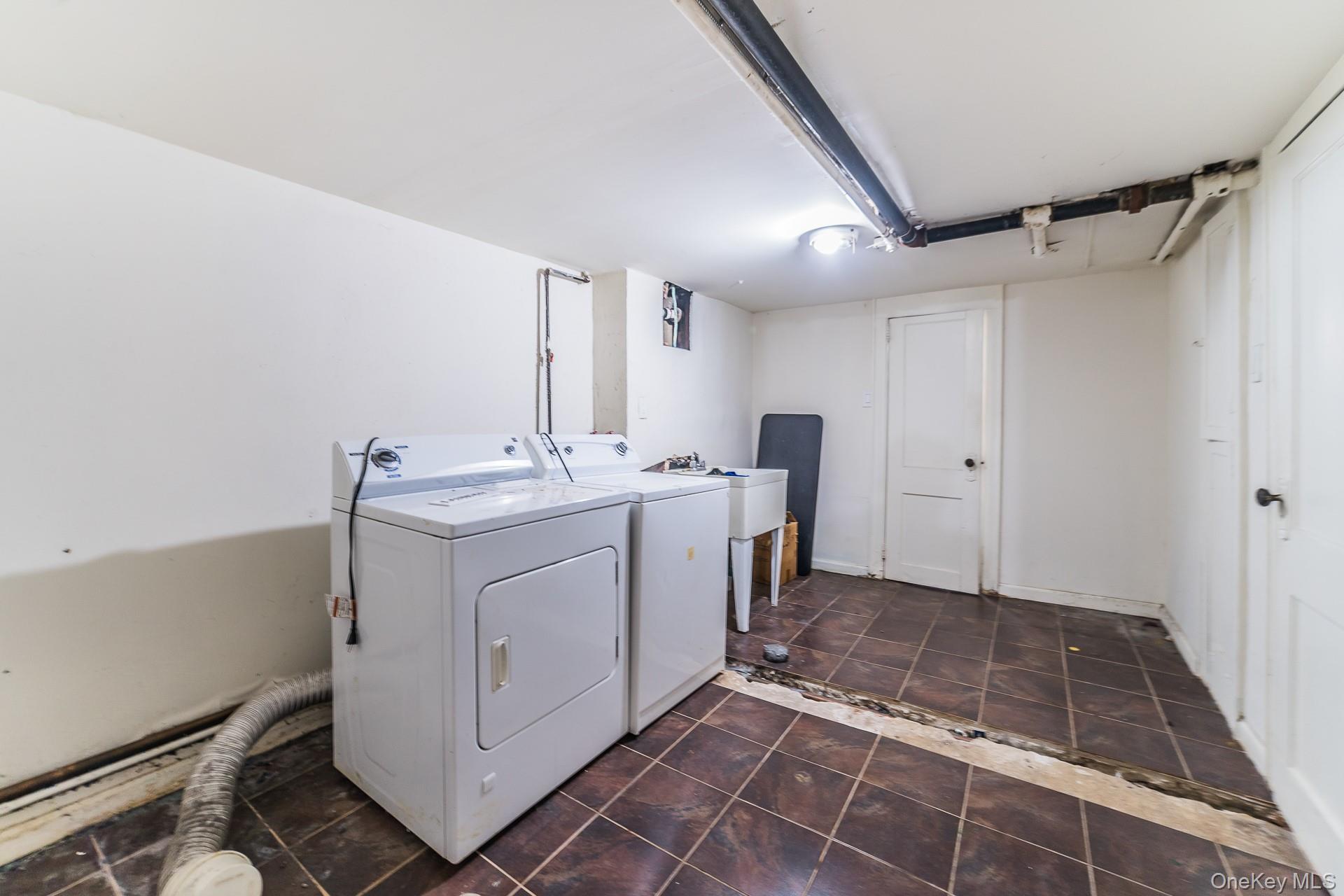 178-38 Leslie Road Queens, NY 11434 - Photo 24 of 36