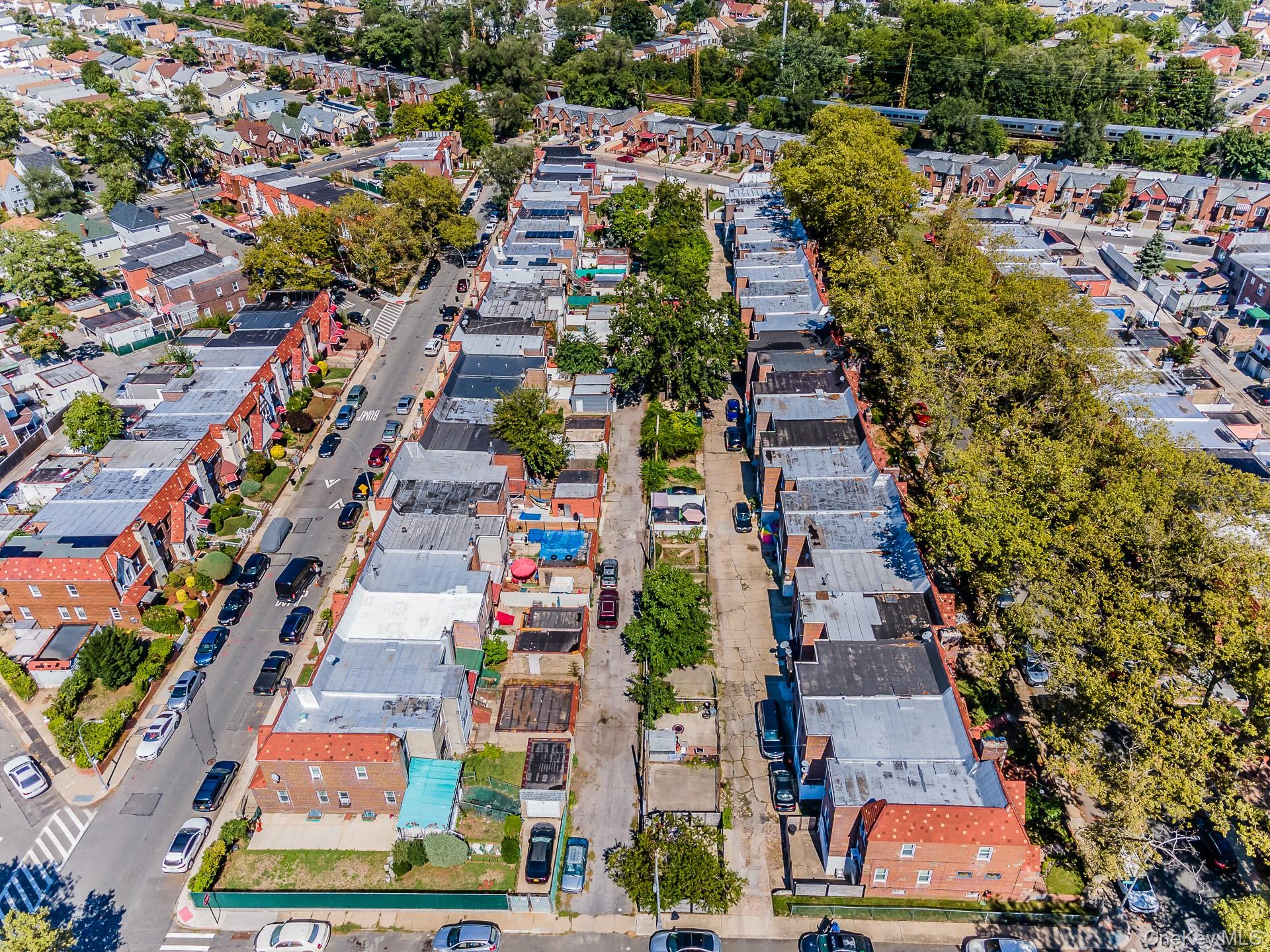 178-38 Leslie Road Queens, NY 11434 - Photo 34 of 36