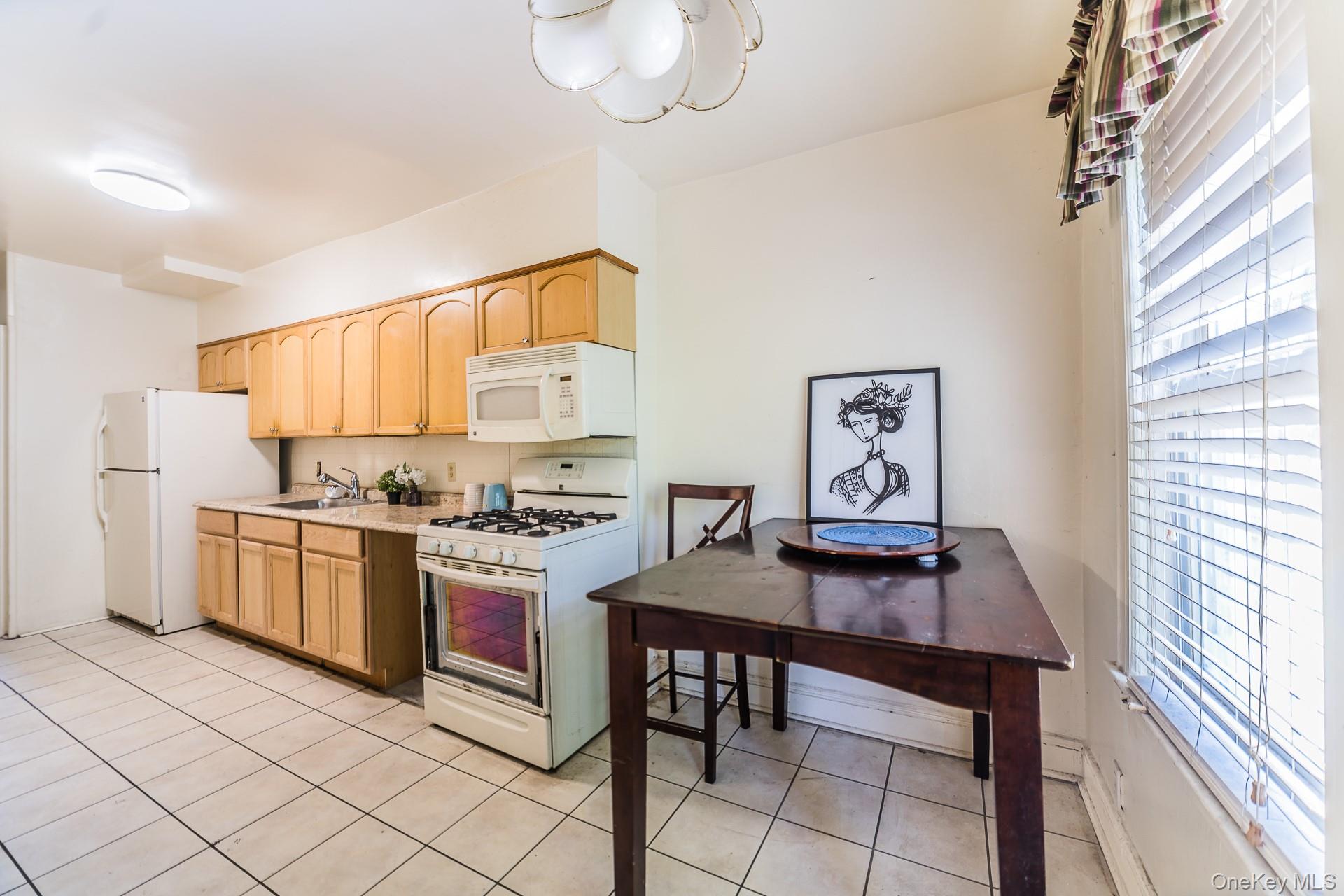 178-38 Leslie Road Queens, NY 11434 - Photo 9 of 36