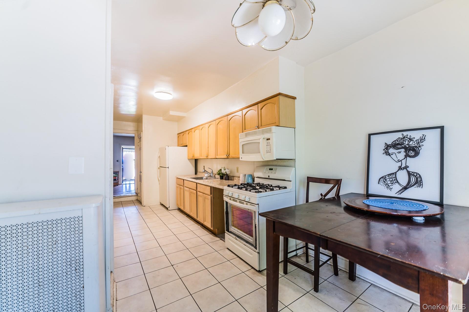 178-38 Leslie Road Queens, NY 11434 - Photo 10 of 36