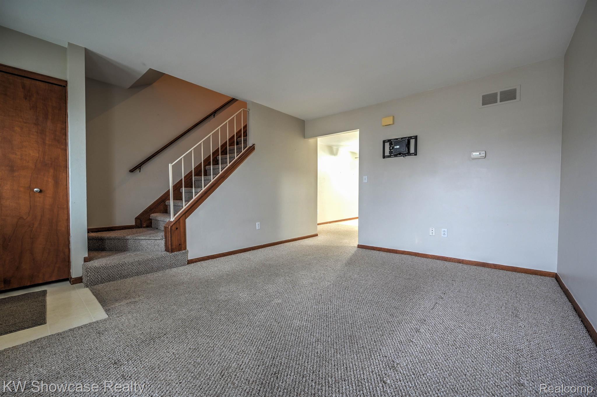 16320 Rudgate Street Southgate, MI 48195 - Photo 8 of 38 Gallery Image 8