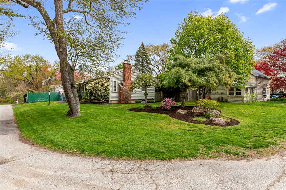 48 Barker Street Warwick, RI 02888 - Photo 4 of 41