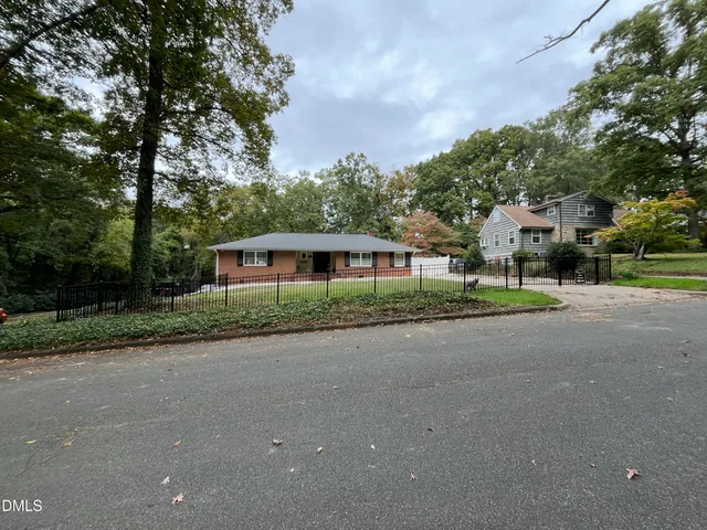 $495,000 | 523 Wildwood Lane, Burlington, NC 27215