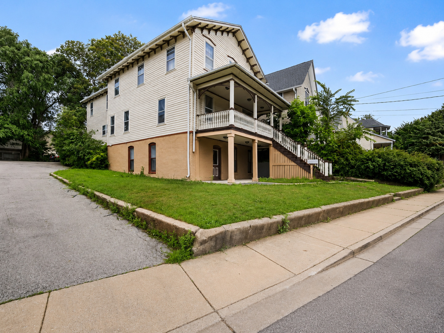 217 Michigan Street Elgin, IL 60120 - Photo 2 of 25