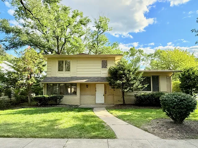 $301,000 | 1122 Iowa Street, Glenwood, IL 60425