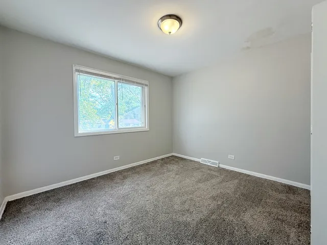 $301,000 | 1122 Iowa Street, Glenwood, IL 60425