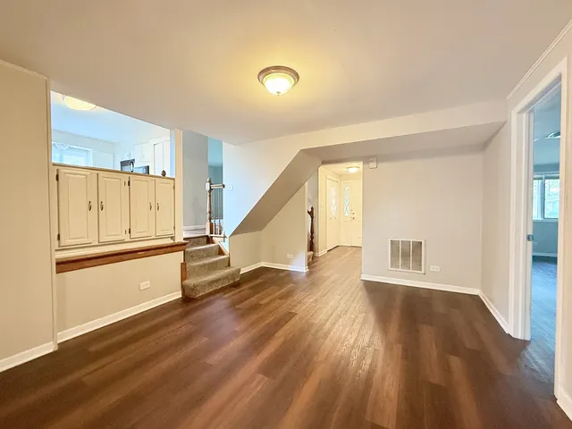 $301,000 | 1122 Iowa Street, Glenwood, IL 60425