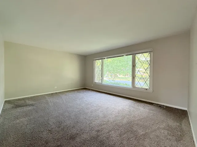 $301,000 | 1122 Iowa Street, Glenwood, IL 60425