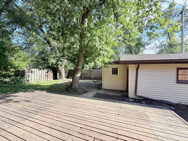 $301,000 | 1122 Iowa Street, Glenwood, IL 60425