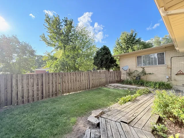 $301,000 | 1122 Iowa Street, Glenwood, IL 60425