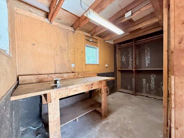 $301,000 | 1122 Iowa Street, Glenwood, IL 60425