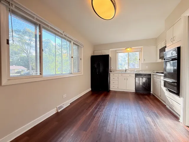 $301,000 | 1122 Iowa Street, Glenwood, IL 60425