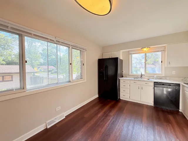 $301,000 | 1122 Iowa Street, Glenwood, IL 60425