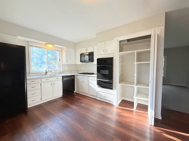 $301,000 | 1122 Iowa Street, Glenwood, IL 60425