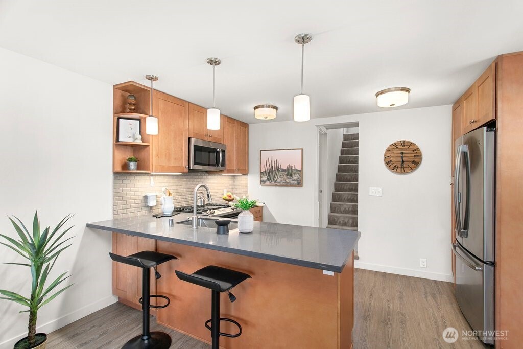 3710 Southwest 106th Street Seattle, WA 98146 - Photo 8 of 21