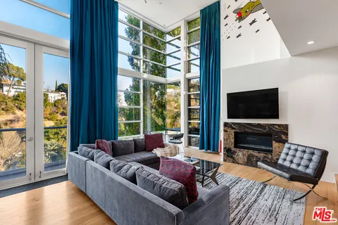 $2,495,000 | 2738 Rinconia Drive, Los Angeles, CA 90068