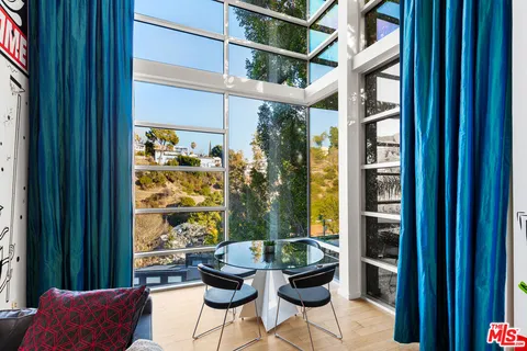 $2,495,000 | 2738 Rinconia Drive, Los Angeles, CA 90068