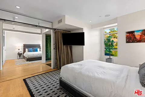 $2,495,000 | 2738 Rinconia Drive, Los Angeles, CA 90068