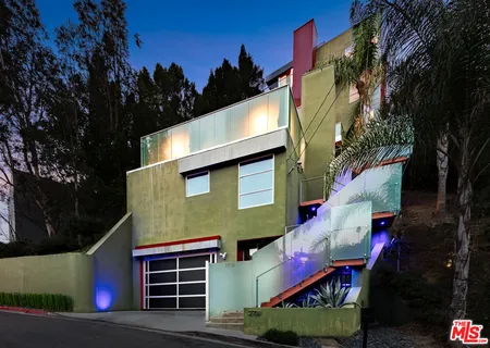 $2,495,000 | 2738 Rinconia Drive, Los Angeles, CA 90068