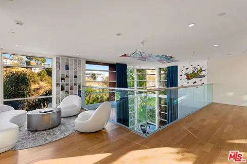 $2,495,000 | 2738 Rinconia Drive, Los Angeles, CA 90068