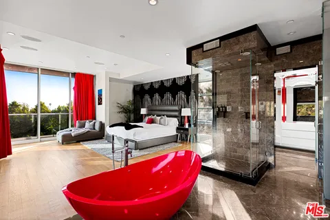 $2,495,000 | 2738 Rinconia Drive, Los Angeles, CA 90068