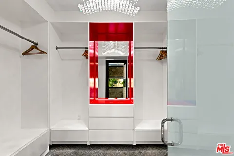 $2,495,000 | 2738 Rinconia Drive, Los Angeles, CA 90068