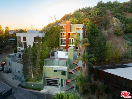 $2,495,000 | 2738 Rinconia Drive, Los Angeles, CA 90068