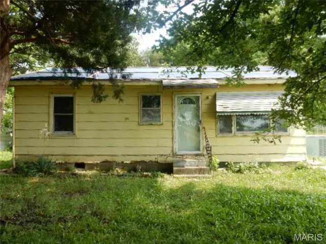 $10,900 | 122 2nd Street, Charleston, MO 63834