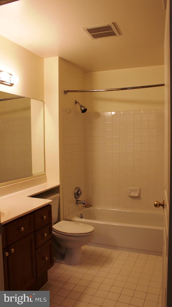 5575 Seminary Road, Unit 203 Falls Church, VA 22041 - Photo 12 of 23 SPACIOUS BATH