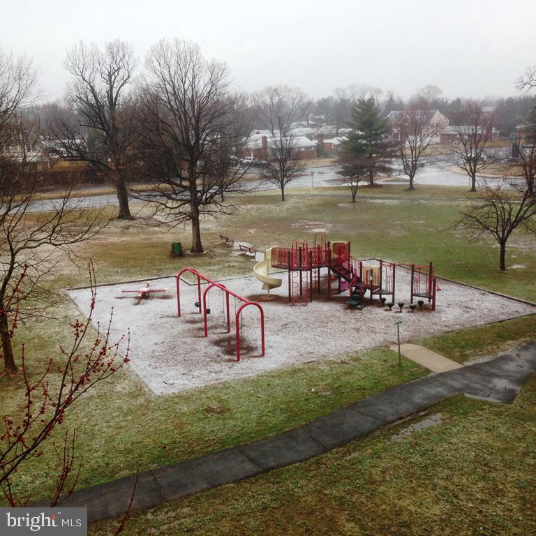 5575 Seminary Road, Unit 203 Falls Church, VA 22041 - Photo 20 of 23 COMMUNITY PLAYGROUND